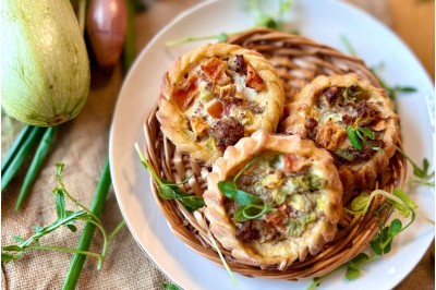 Перепечки с мясом, кабачком и томатом 16 шт.