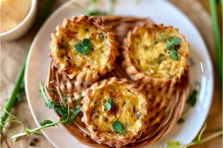 Перепечки с творогом, сыром и зелёным луком 16 шт.