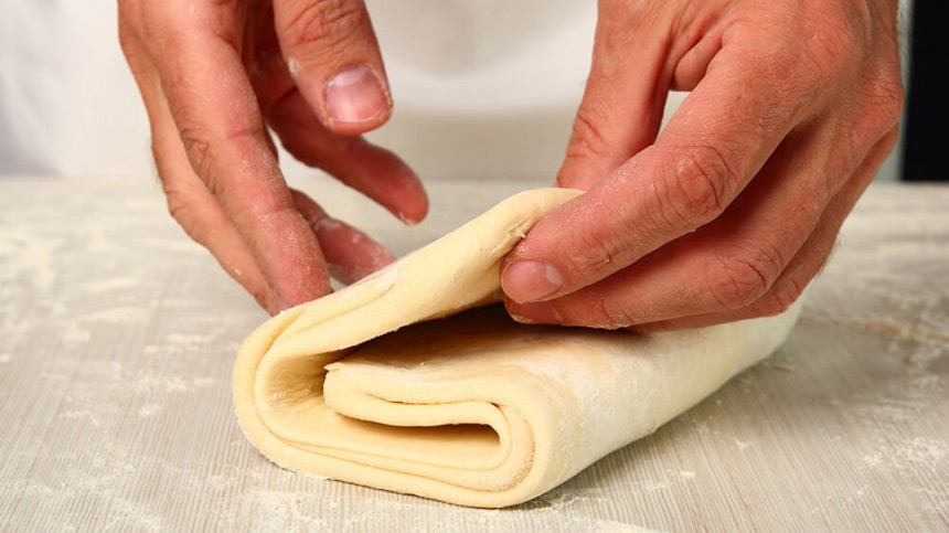 слоеное тесто дрожжевое и бездрожжевое: в чем разница?