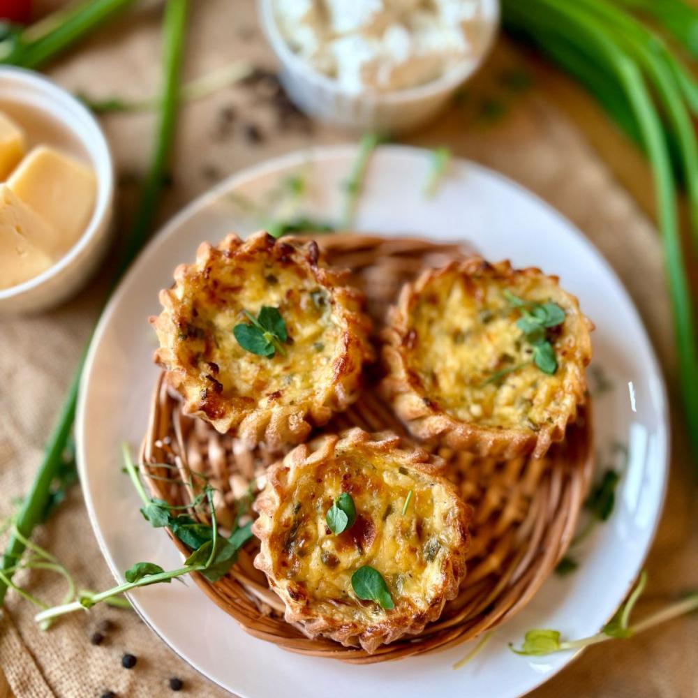 перепечки с творогом, сыром и зелёным луком перепечки с творогом, сыром и зелёным луком
