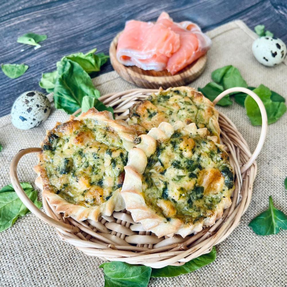перепечки с красной рыбой и шпинатом перепечки с красной рыбой и шпинатом