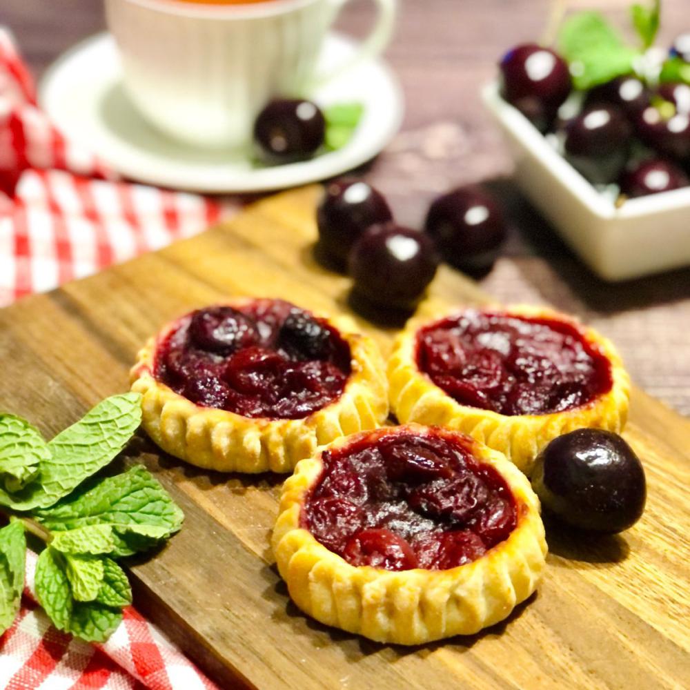 перепечки с вишней перепечки с вишней