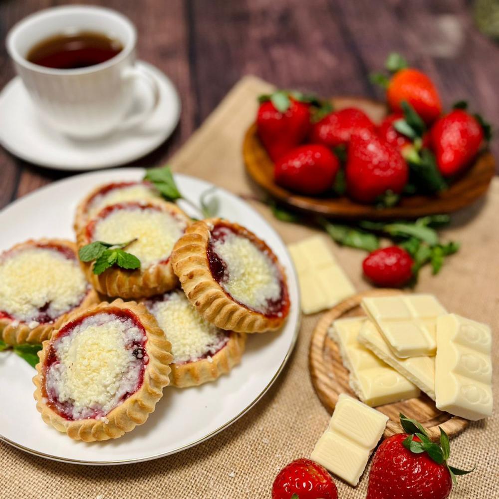 перепечки с клубникой и белым шоколадом перепечки с клубникой и белым шоколадом