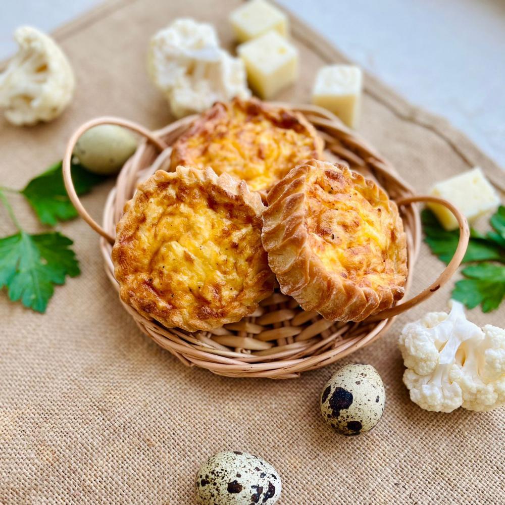перепечки с цветной капустой и сыром 8 шт. перепечки с цветной капустой и сыром 8 шт.