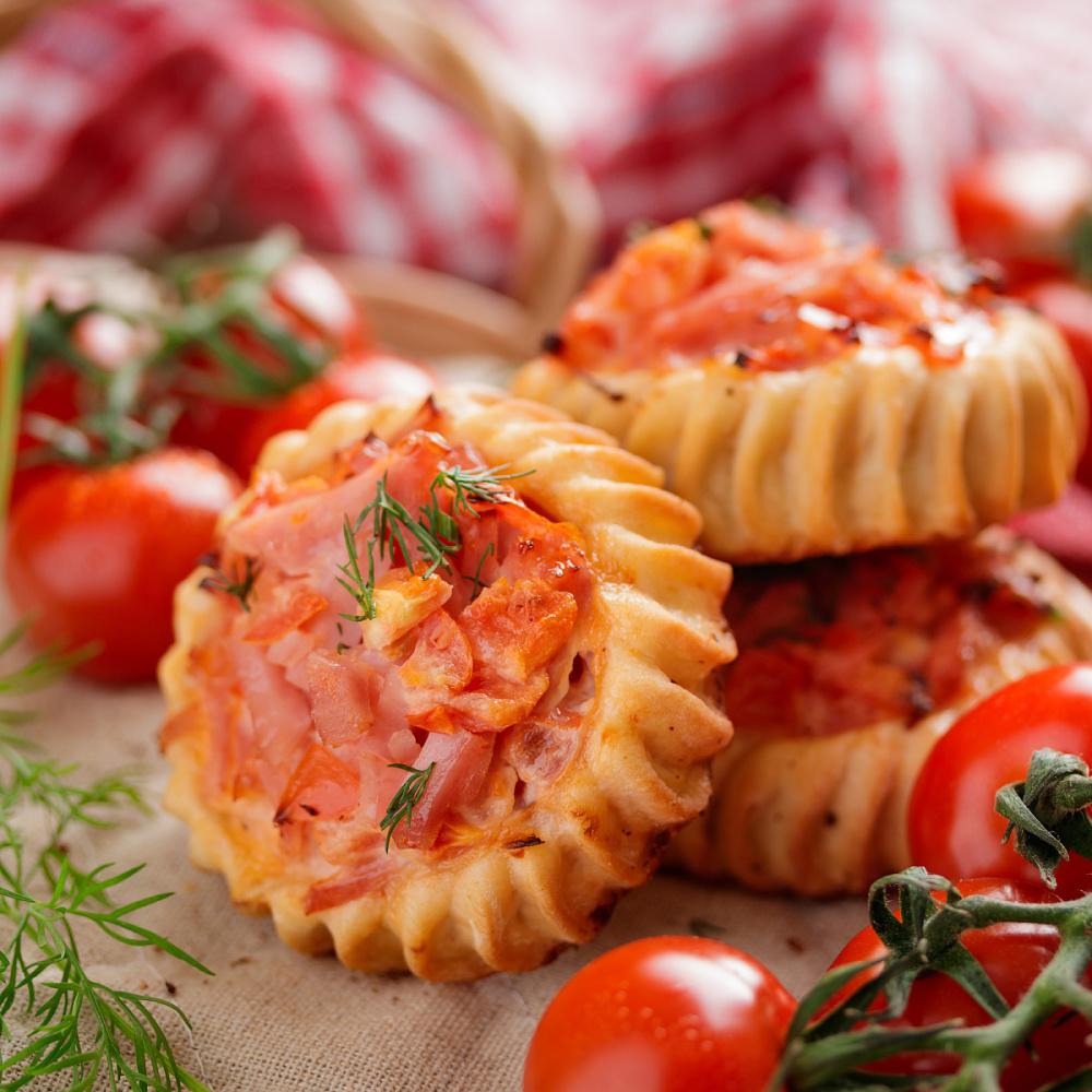 perepechki_s_vetchinoy_i_tomatom