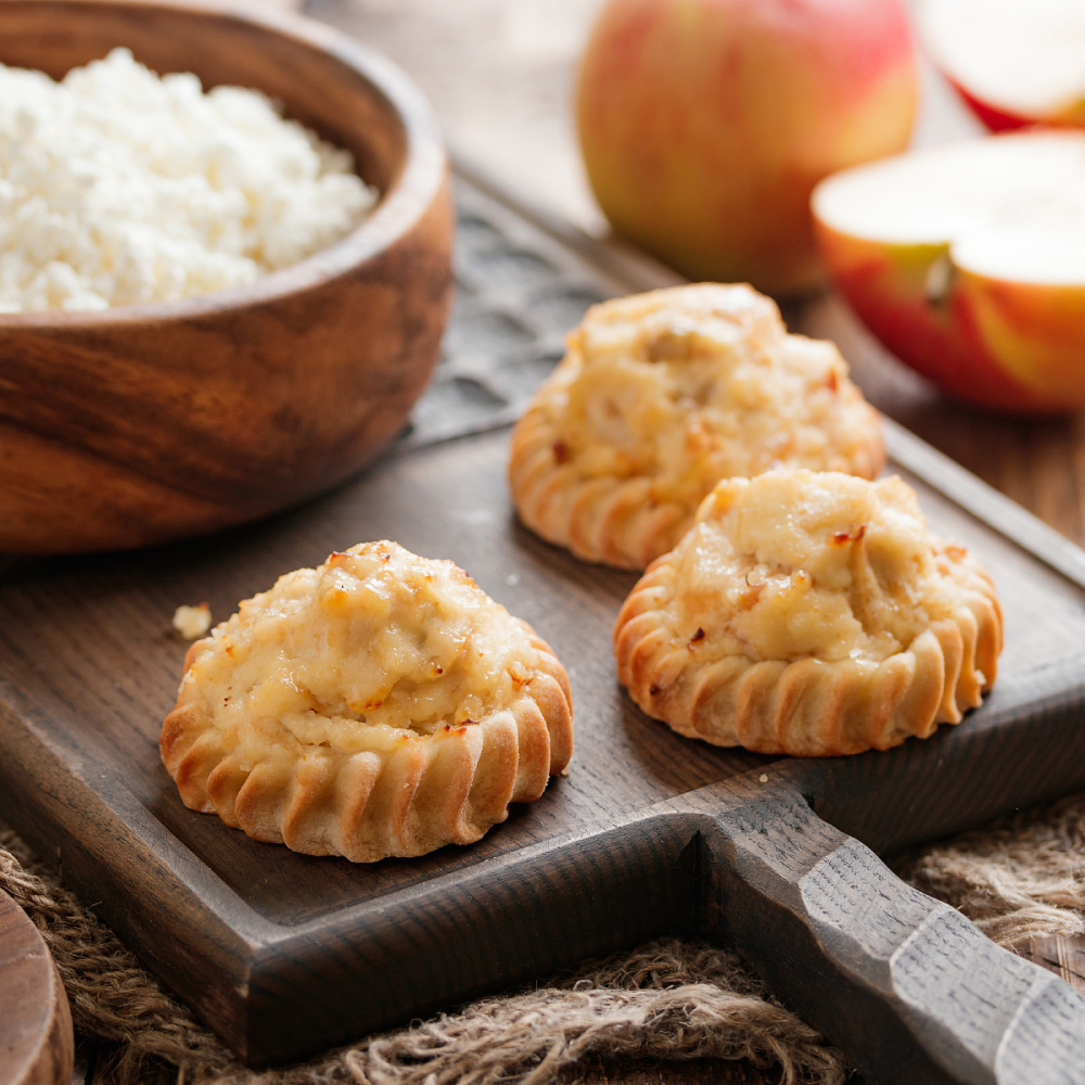 perepechki_s_tvorogom_i_yablokami
