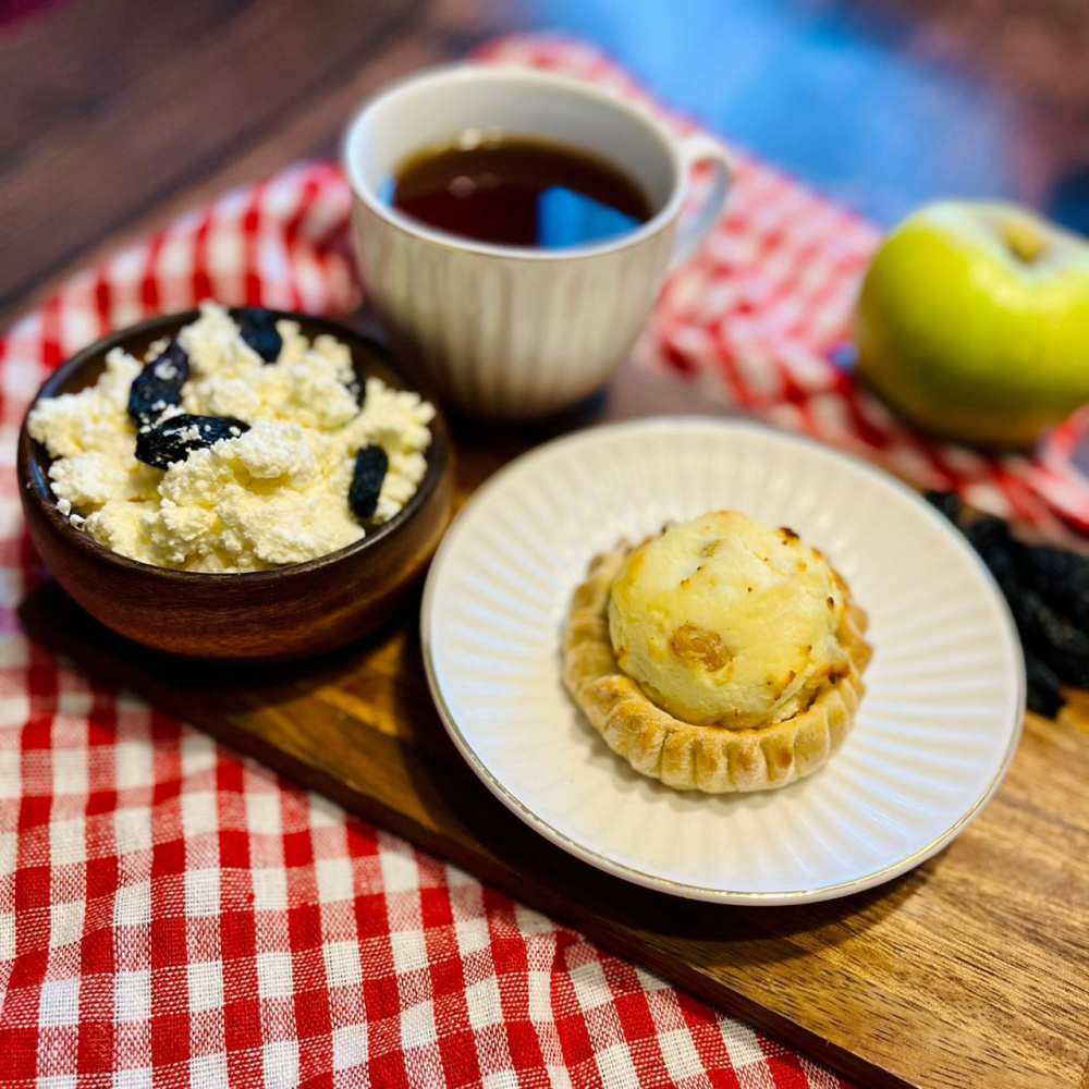 perepechki_s_tvorogom_i_izyumom