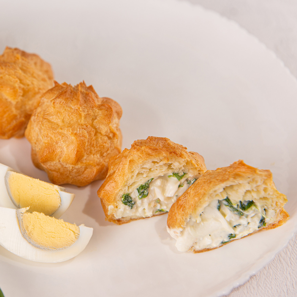 profitroli_s_yaytsom_i_zelenym_lukom